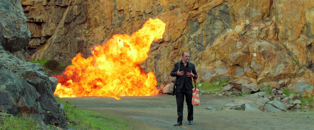 Watch Kill Me Three Times Dailymotion Downloader