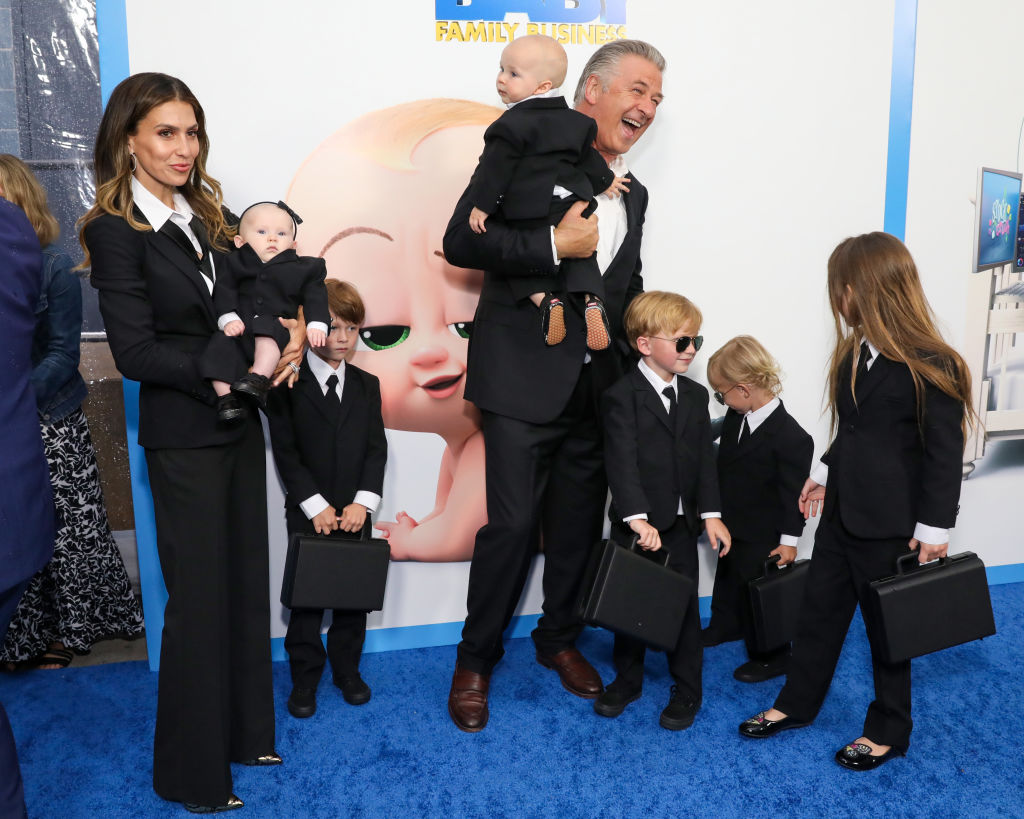 Алек Болдуин нарядил своих шестерых детей в боссов-молокососов на премьеру мультфильма