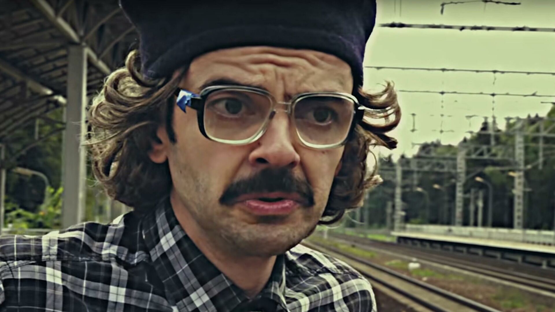 Сериал Внутри Лапенко