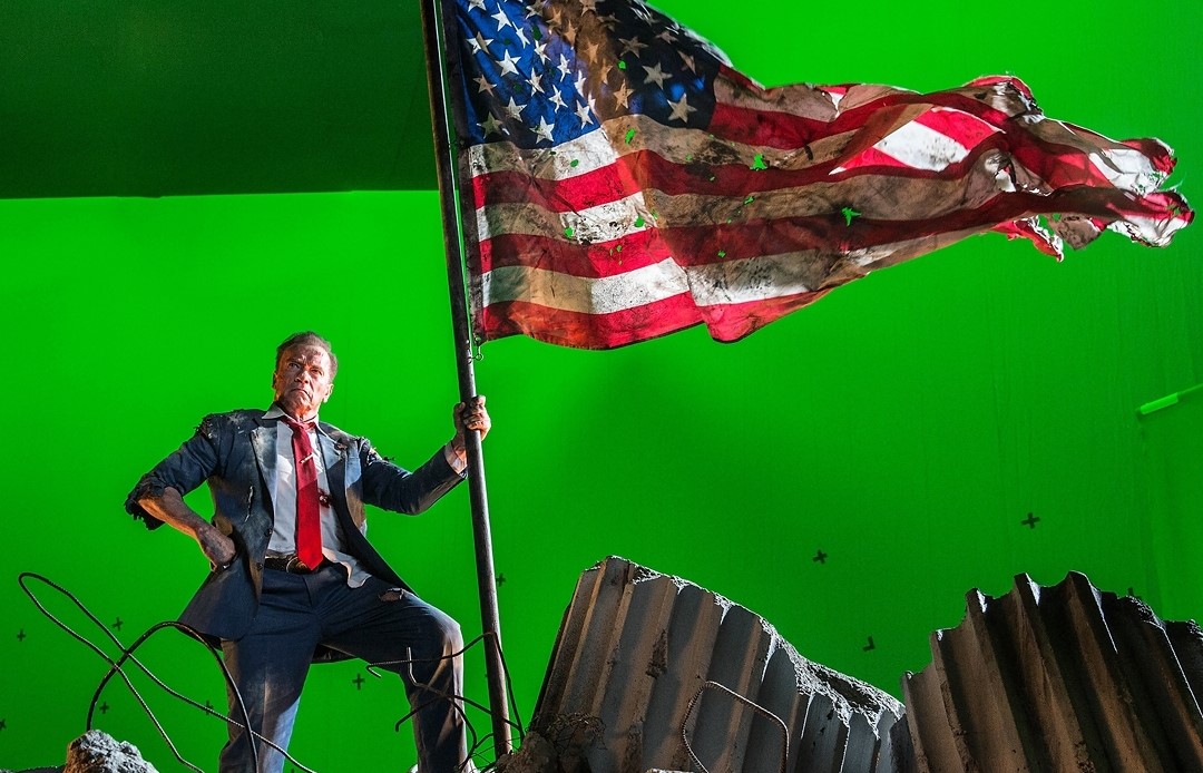 Арнольд Шварценеггер машет американским флагом на новом кадре из «Кунг Фьюри 2»