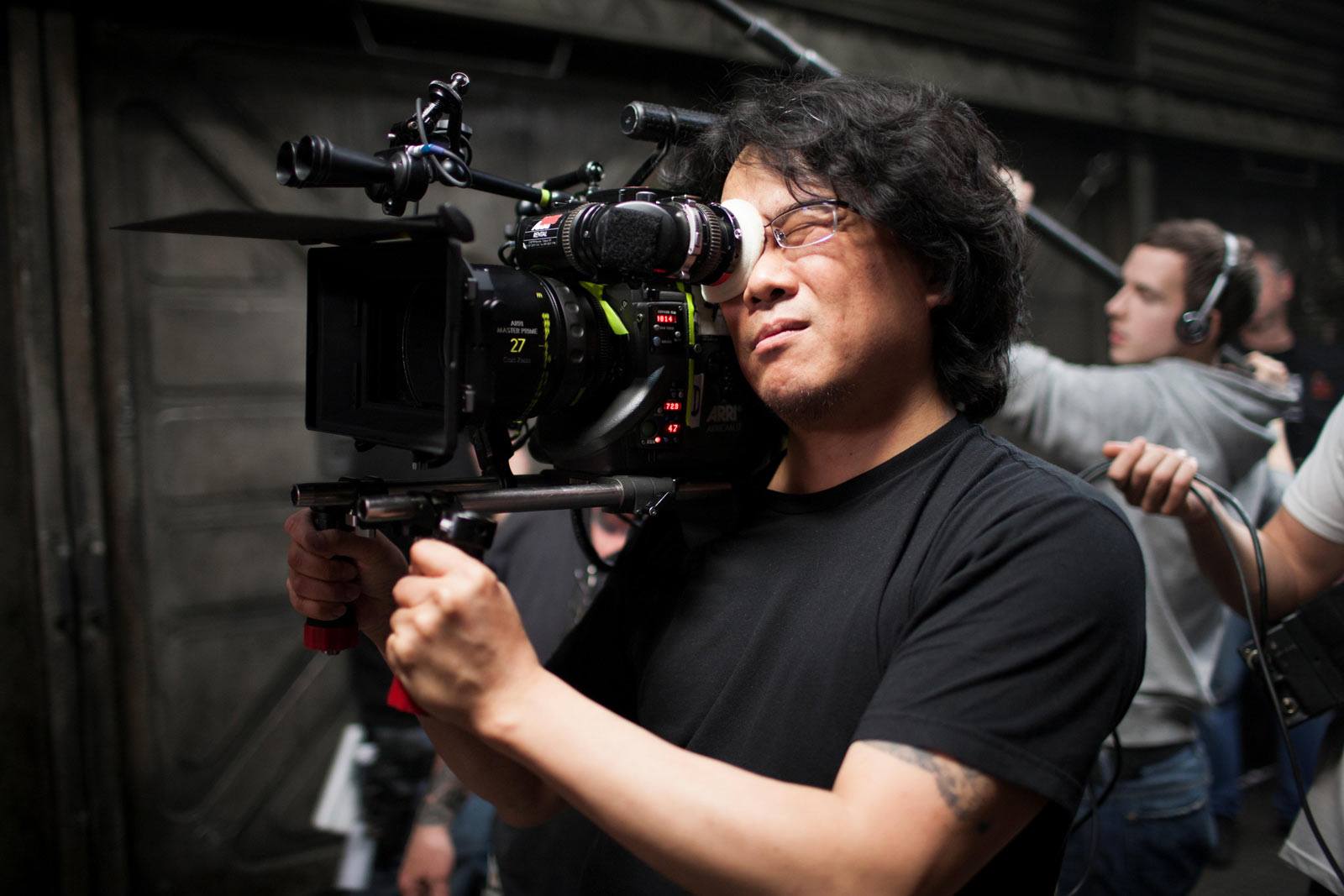 Пон Джун-хо начал подготовку к съёмкам сай-фая с Робертом Паттинсоном