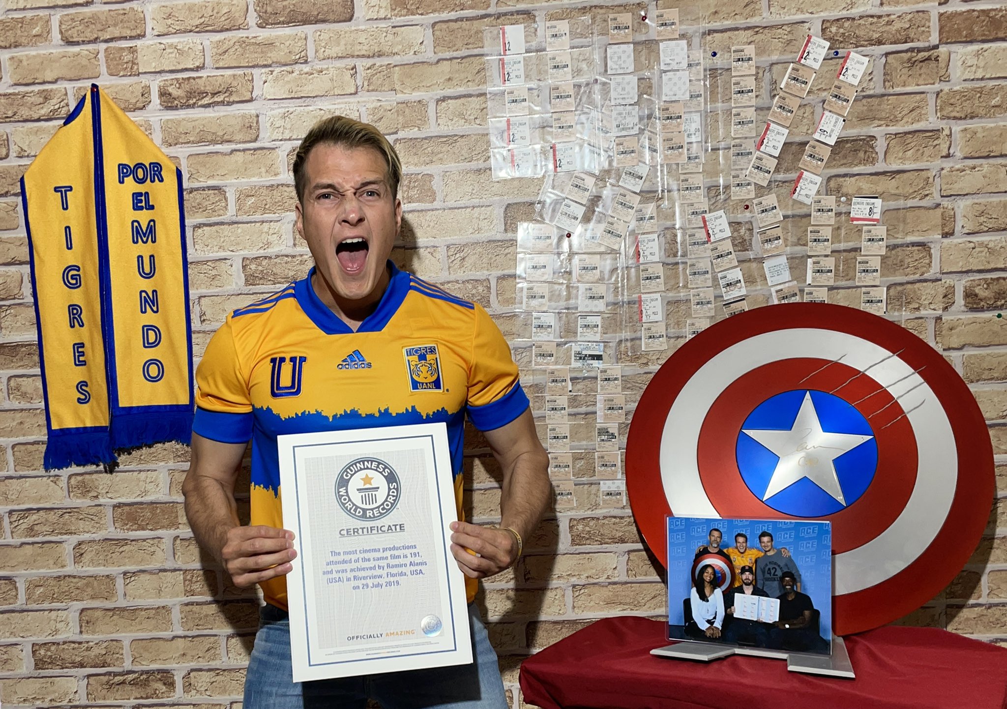 Ramiro Alanis has seen "The Avengers" in movies 191 times gets into the Guinness Book of Records