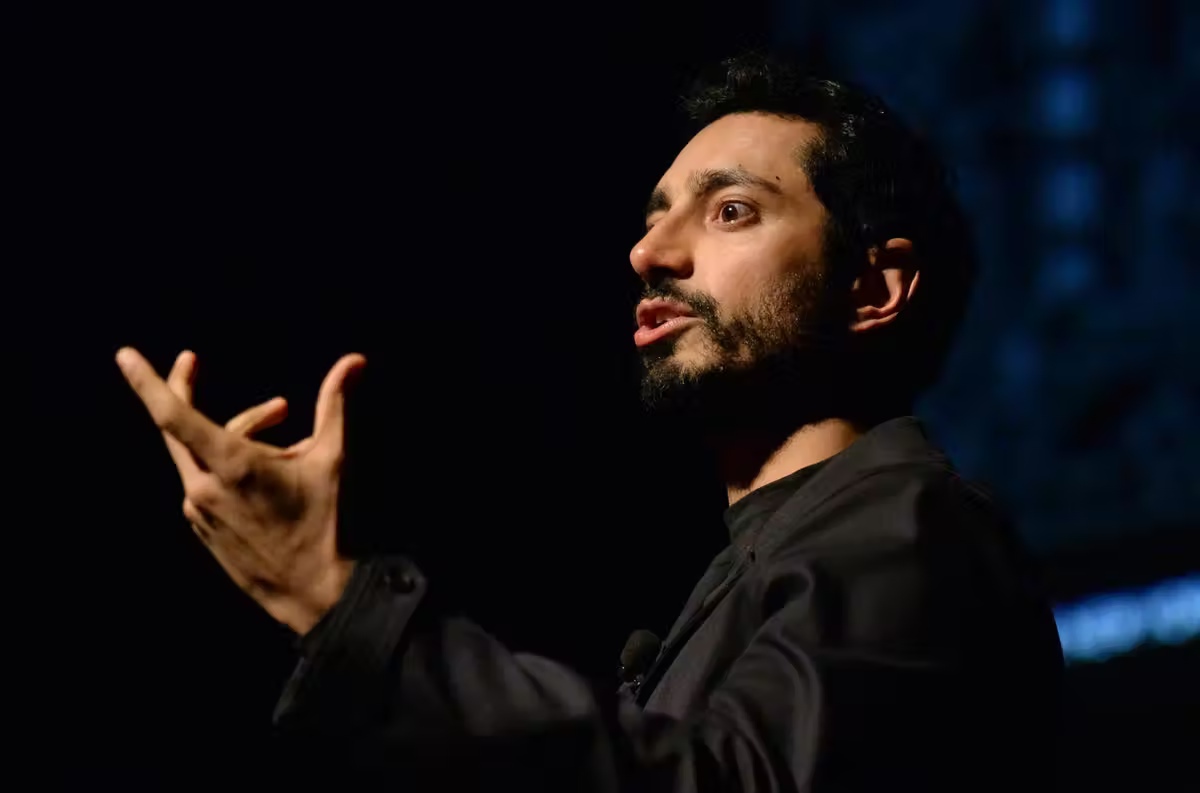 Риз Ахмед воплотит Гамлета в модернизированной версии пьесы