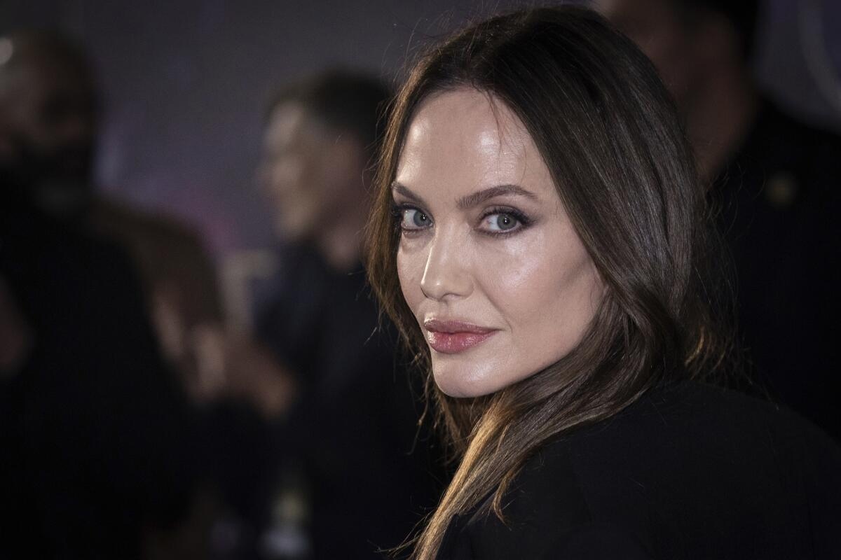 Анджелина Джоли поведала о причинах редких съёмок в кино