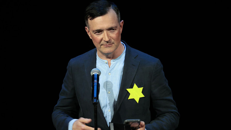 Актёр Егор Бероев назвал дискриминацию непривитых Холокостом, нацепив жёлтую звезду в знак протеста