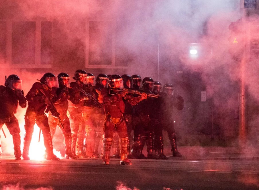 Вышел тизер снятого одним кадром фильма MINSK о протестах в Беларуси