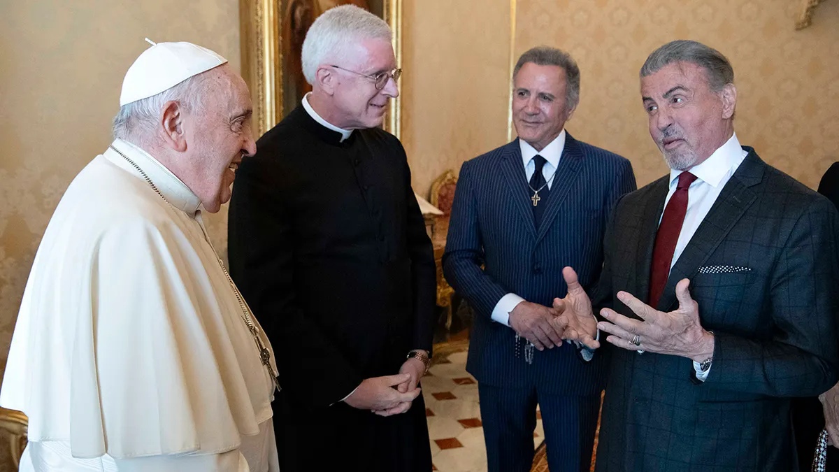 Сильвестр Сталлоне «поборолся» с Папой Римским в Ватикане