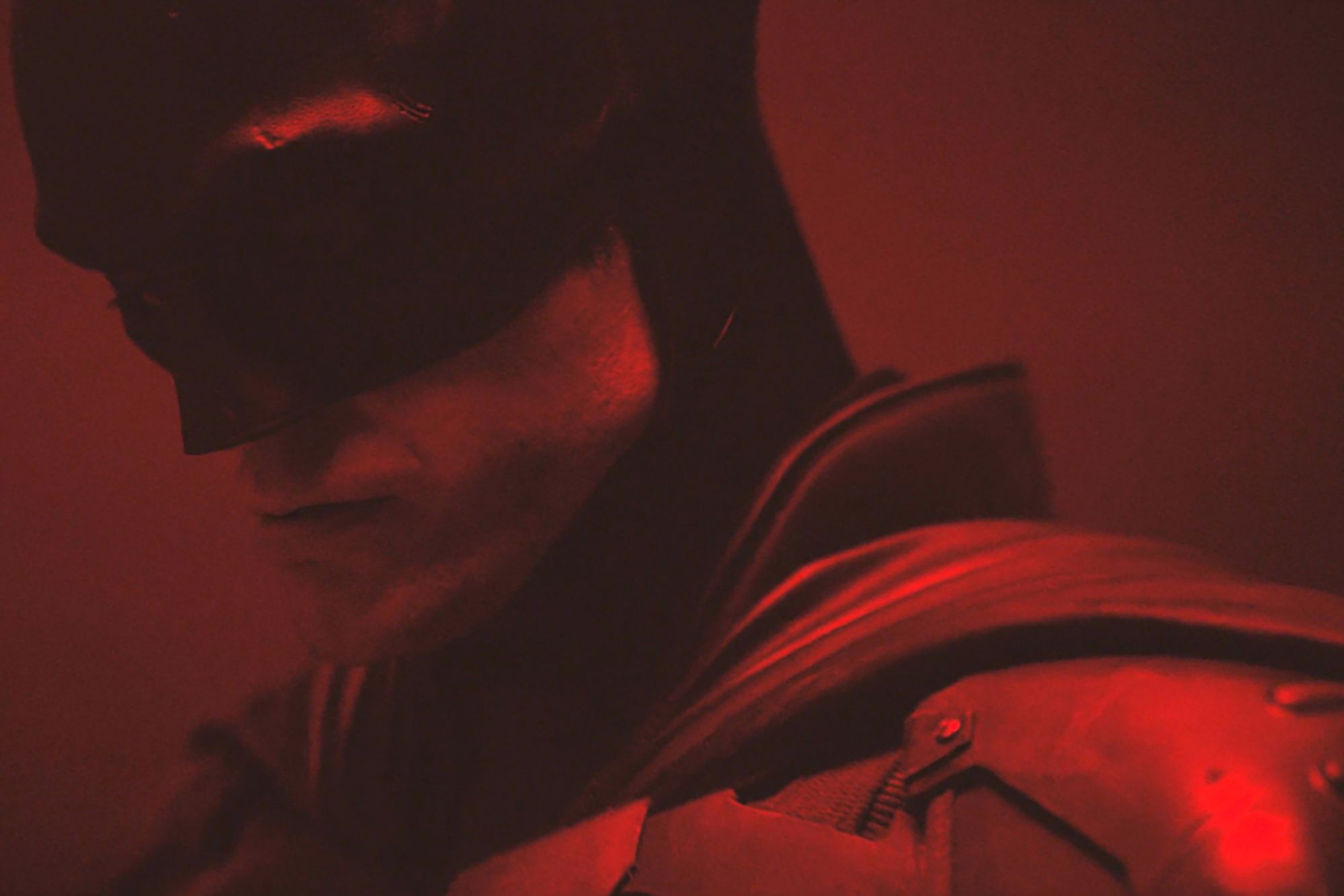 Появилось первое видео с Робертом Паттинсоном в костюме Бэтмена