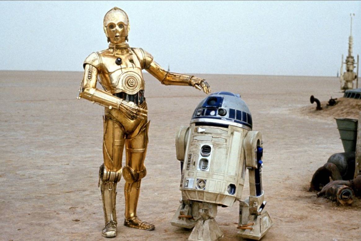 C3PO и R2D2 на кадре из фильма «Звёздные войны. Эпизод IV — Новая надежда»