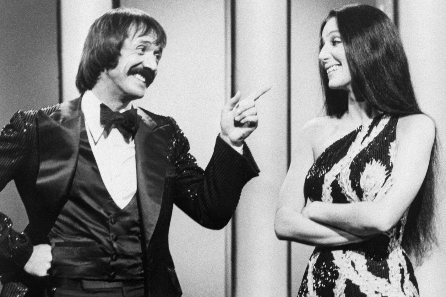 Шер и сони песни. Сонни и Шер. Сонни Боно. Шер и Сонни Боно the Sonny and cher comedy hour.. Сонни Боно 1998.