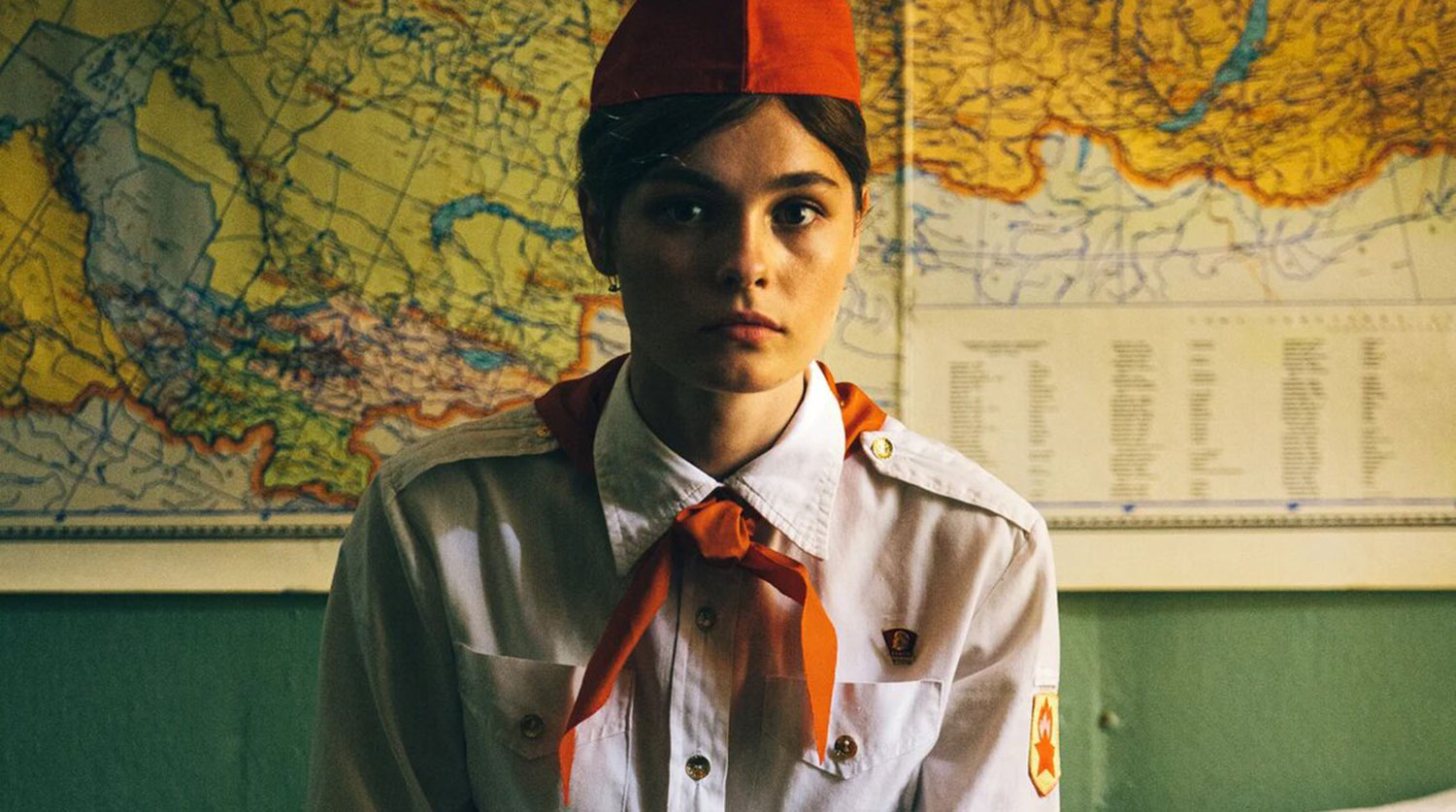 Ангелина Стречина в роли Вероники Несветовой на кадре из сериала «Пищеблок»