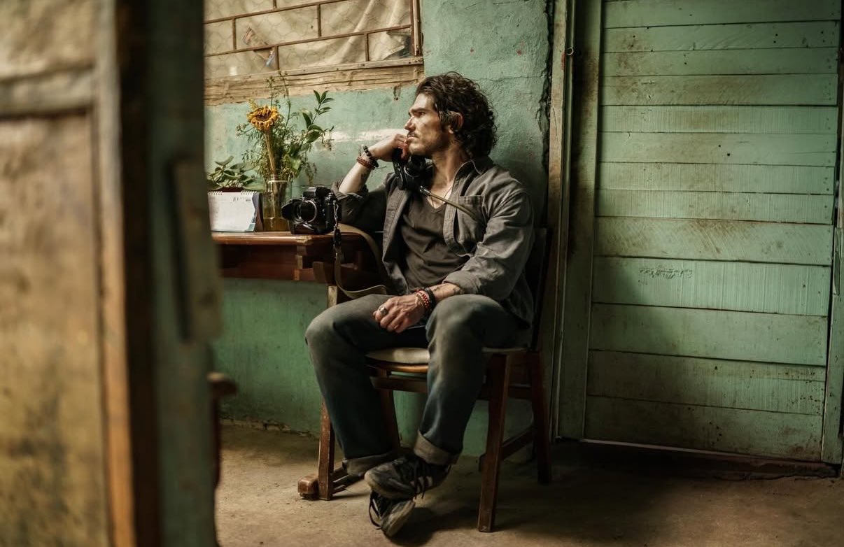 New production still from Zack Snyder's The Last Photograph