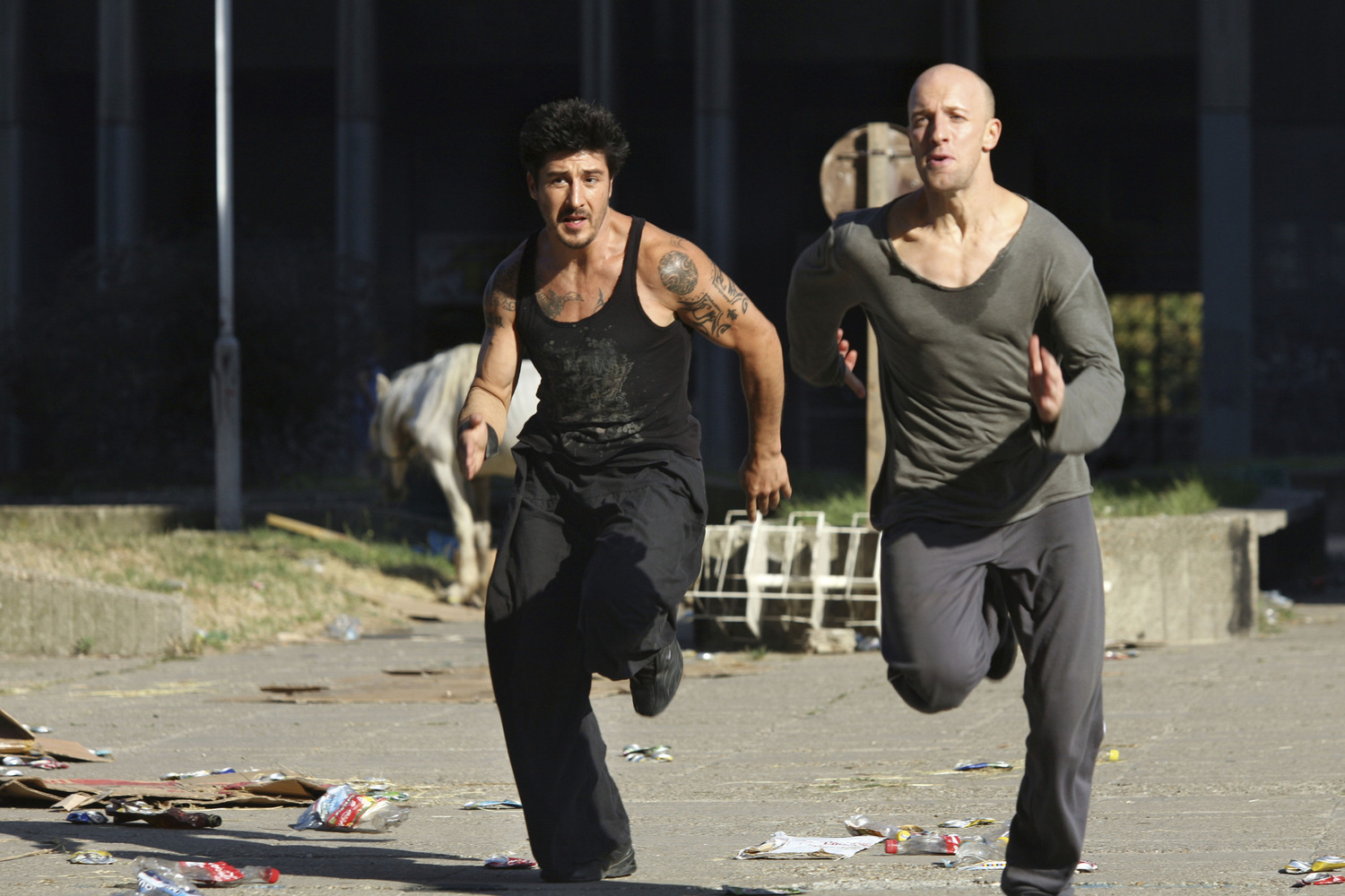 пол уокер в фильме 13 район