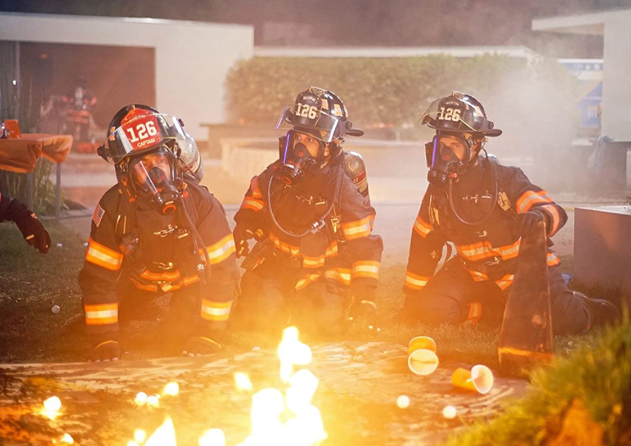 911: Одинокая звезда (сериал, 2020, 5 сезонов) — Фильм.ру