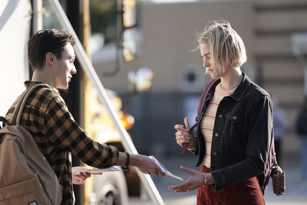 Ла-Брея (сериал, 2021, 3 сезона) — Фильм.ру