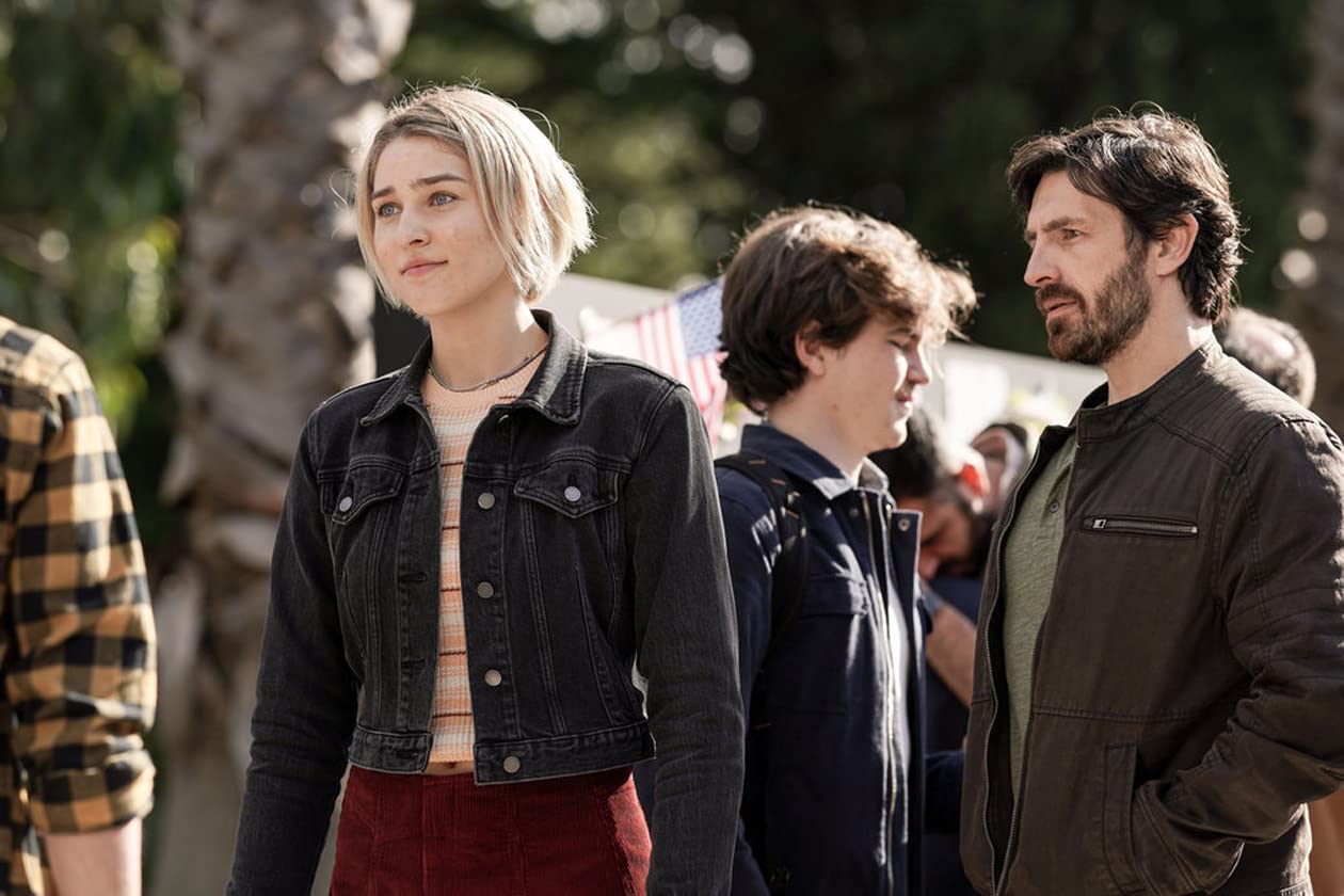Ла-Брея (сериал, 2021, 3 сезона) — Фильм.ру