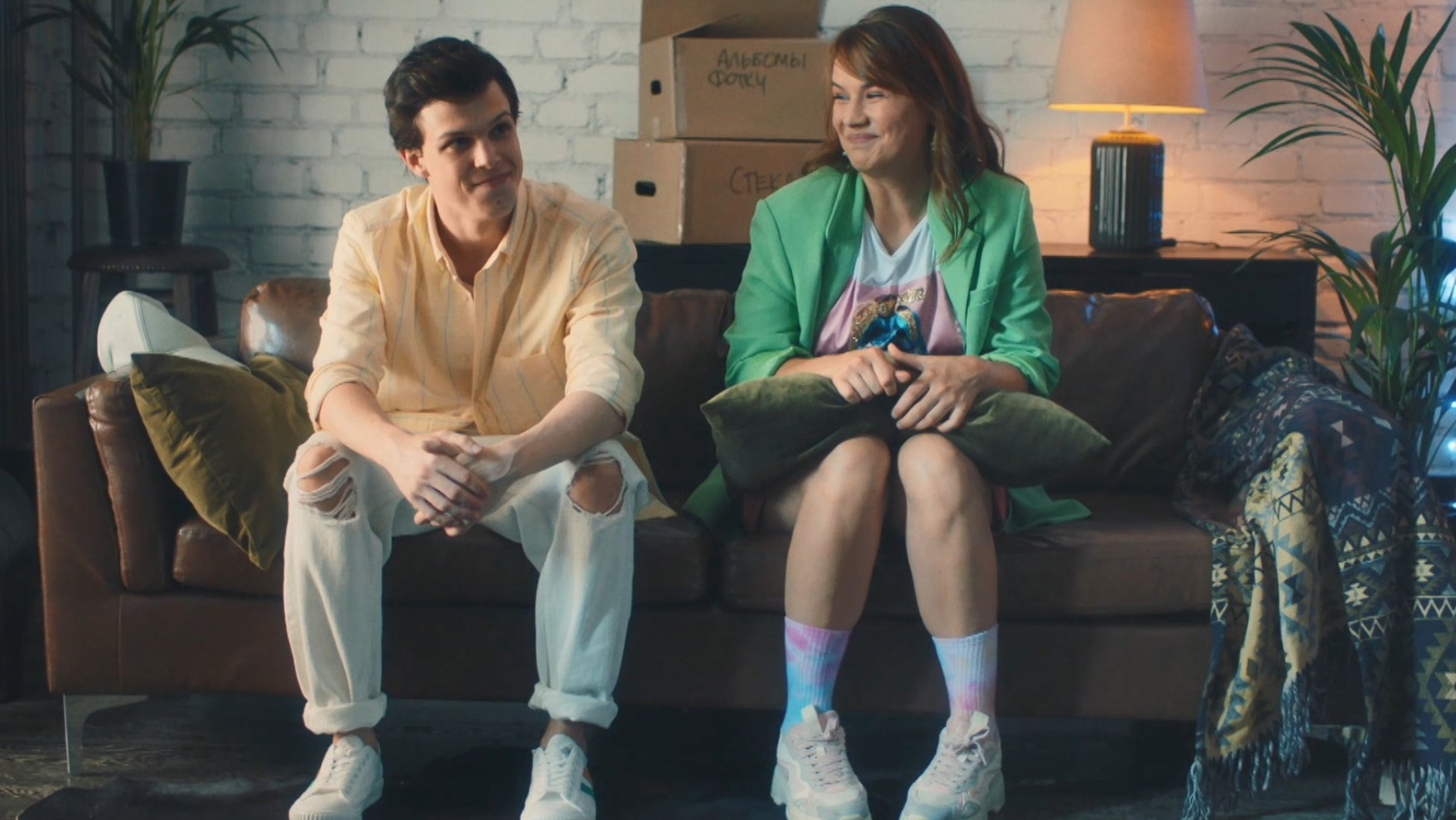 Шестнадцать + (сериал, 2021, 1 сезон) — Фильм.ру