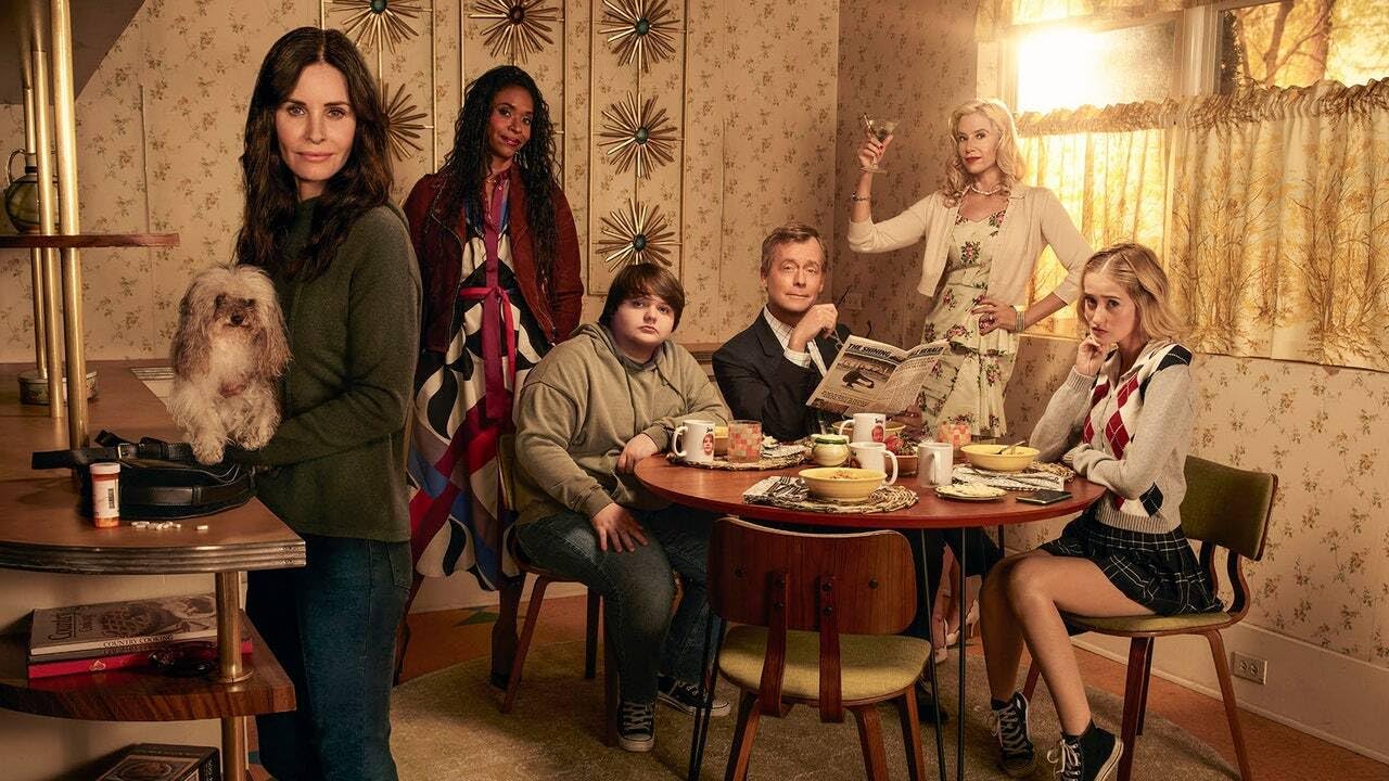 Сияющая долина (сериал, 2022, 2 сезона) — Фильм.ру