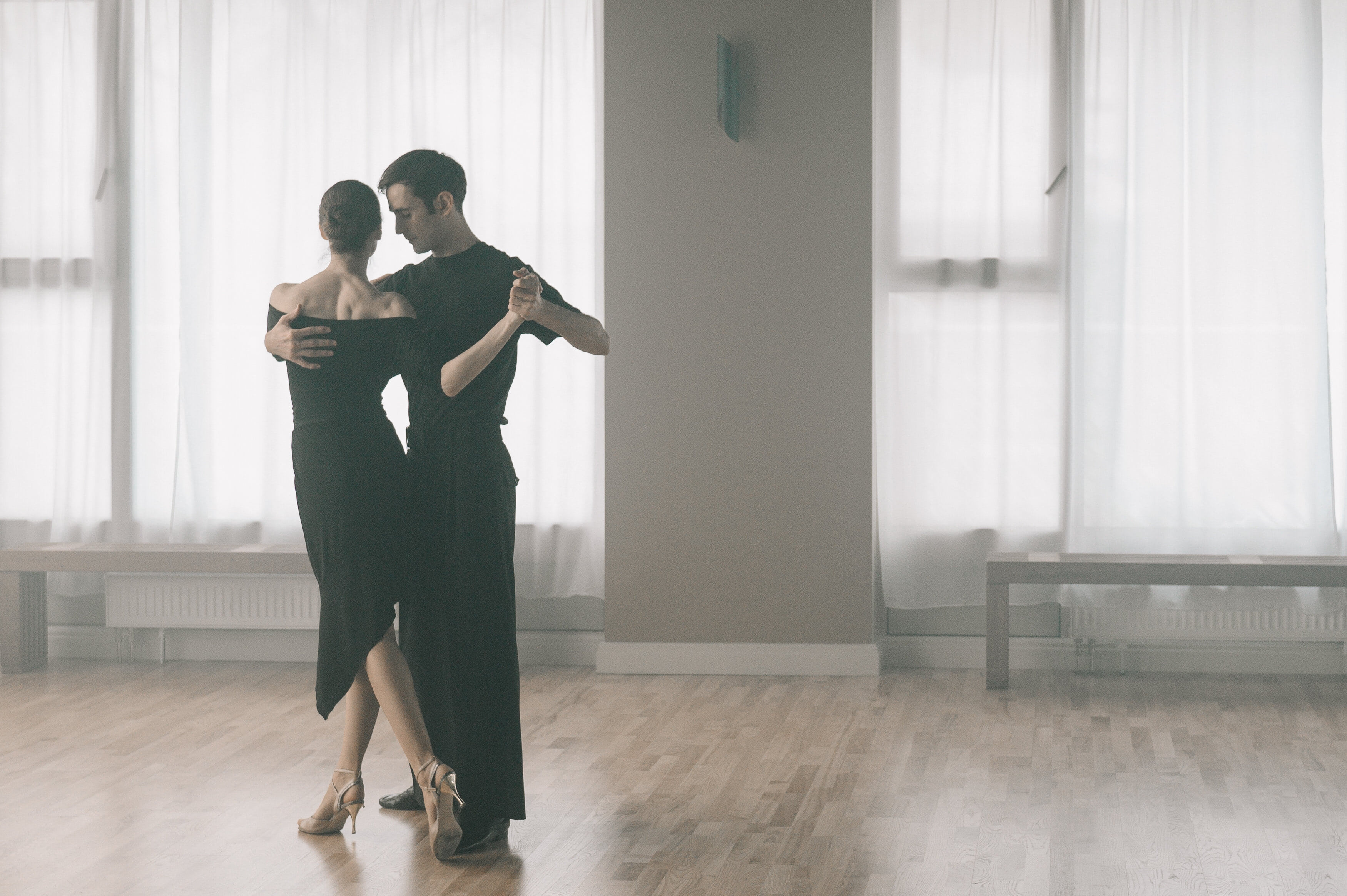 Танго на осколках (сериал, 2025, 1 сезон) — Фильм.ру