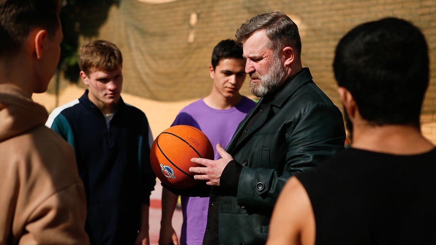 Дино (сериал, 2024, 1 сезон) — Фильм.ру