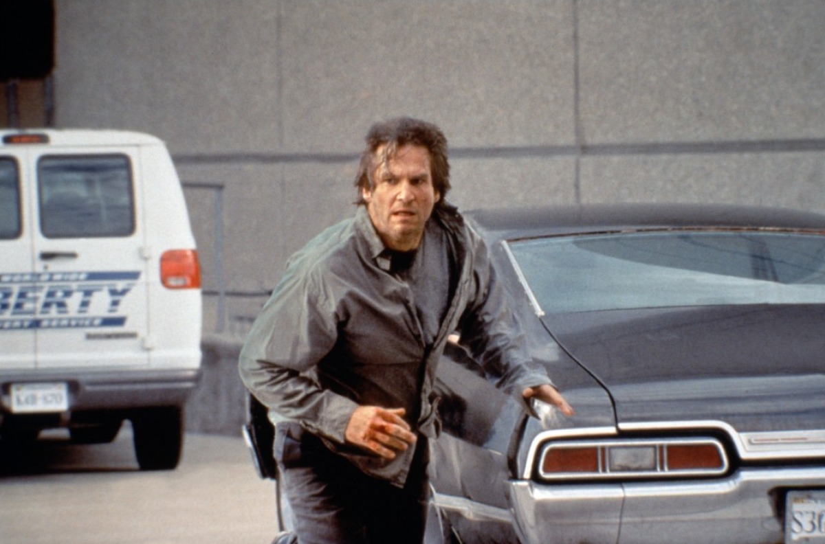 Смотреть Дорога на Арлингтон (Arlington Road, 1998) видео Смотреть Дорога на Арлингтон (Arlington Road, 1998) видео
