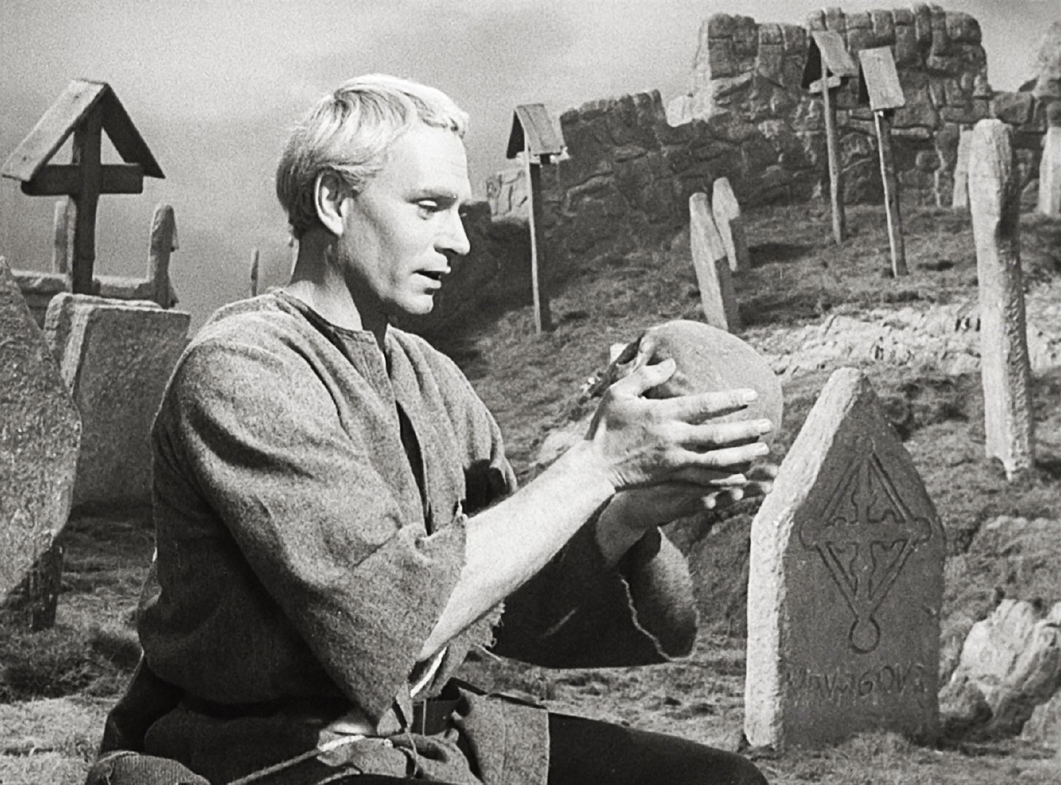 an analysis of the tragic death of the characters in the play hamlet an analysis of the tragic death of the characters in the play hamlet