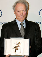 Режиссер и актер Клинт Иствуд, лучший старик современного кино, получил Золотую пальмовую ветвь Каннского кинофестиваля за вклад в развитие кинематографа