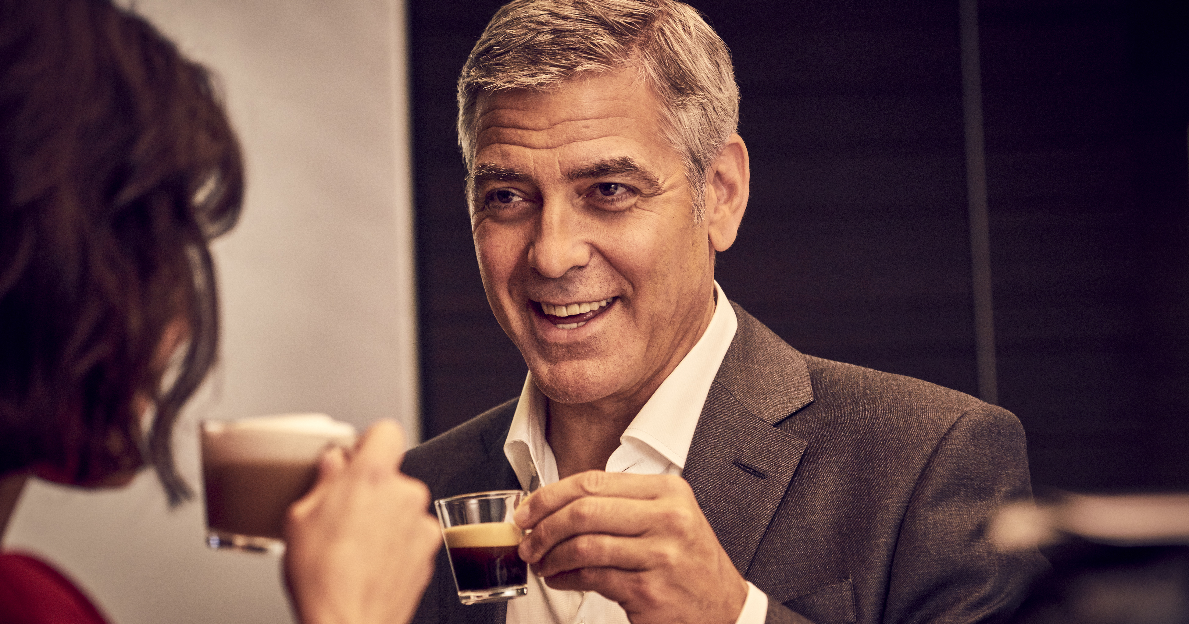 Известные рекламные ролики. Джордж Клуни неспрессо. Джордж Клуни кофе. Джордж Клуни реклама кофе. Реклама неспрессо с Джорджем Клуни.
