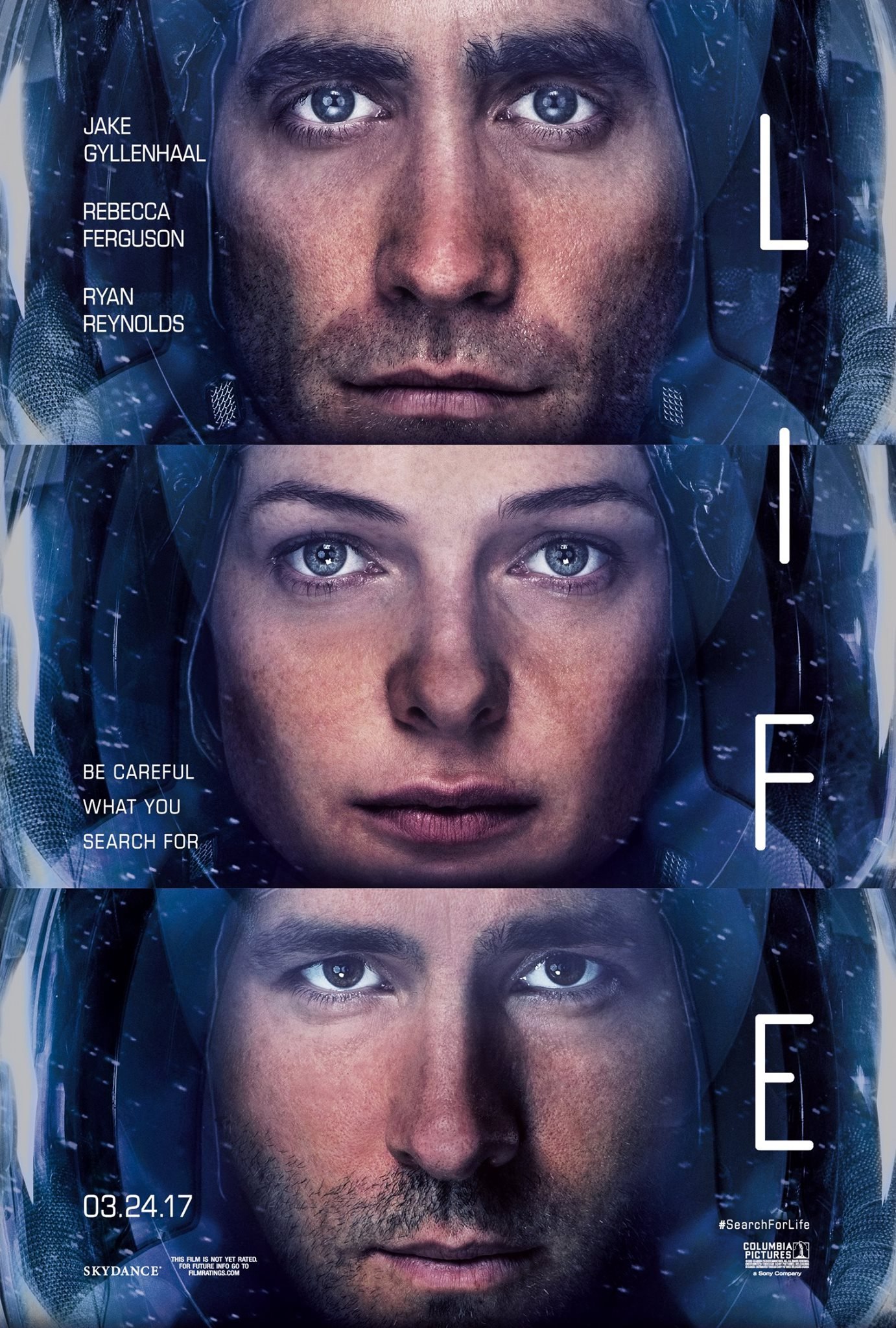 Первый постер sci-fi триллера «Живое» с Джилленхолом