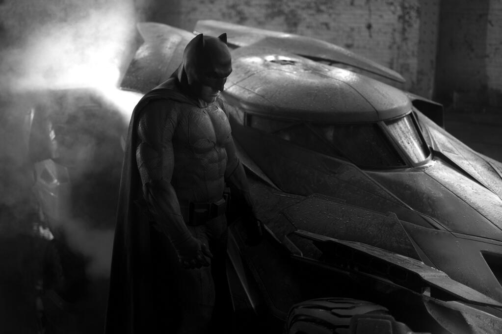 Warner Bros не позволили Бену Аффлеку забрать костюм Бэтмена