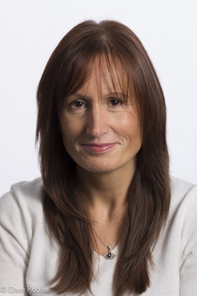 Sian Francis Биография, Новости