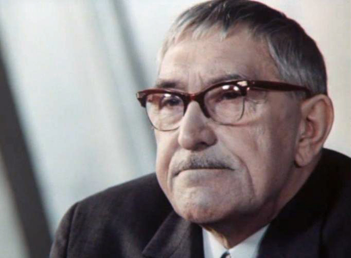 Юрий Лавров