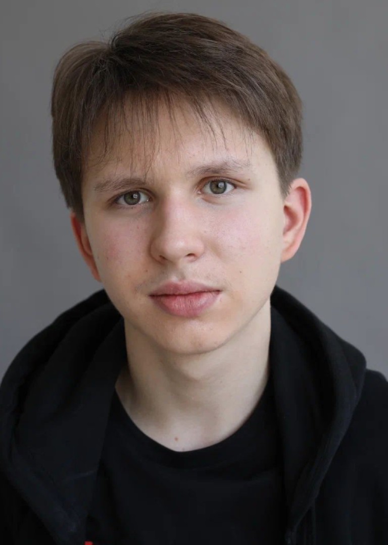 Александр Булатов