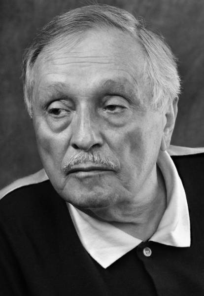 Игорь Болгарин
