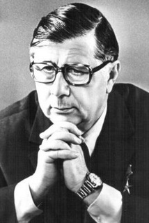 Александр Чаковский