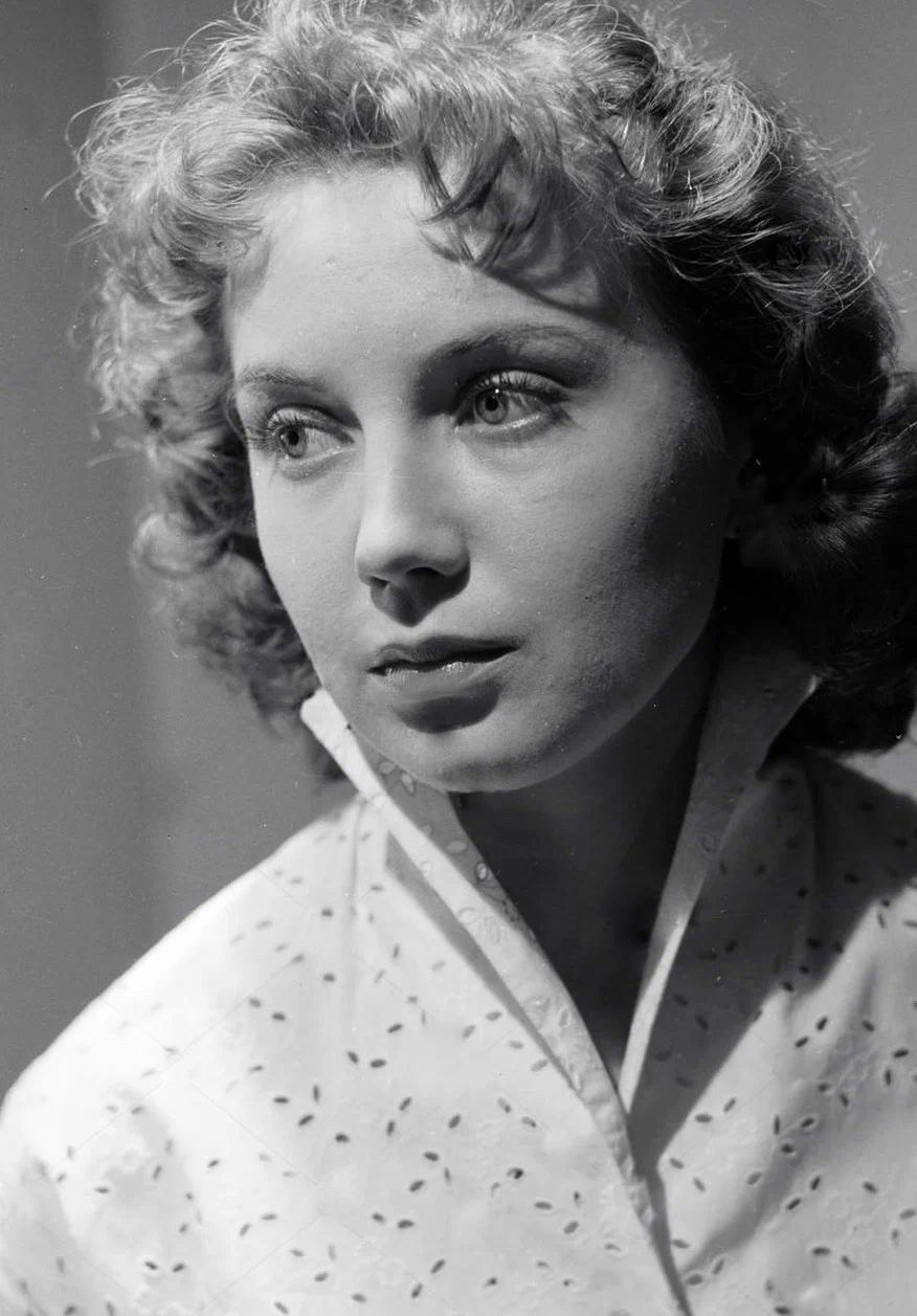 Елена Добронравова