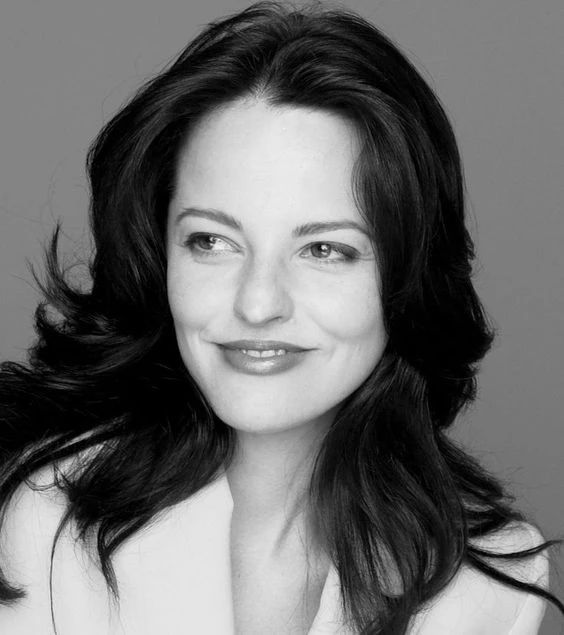 Кристин М. Отен