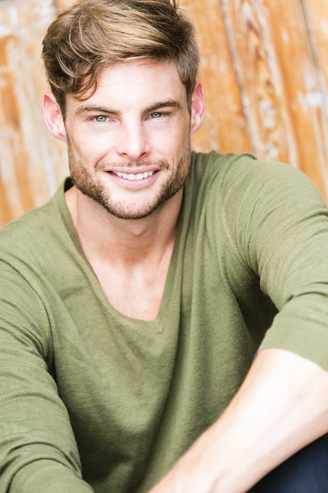 Бенджамин Холл