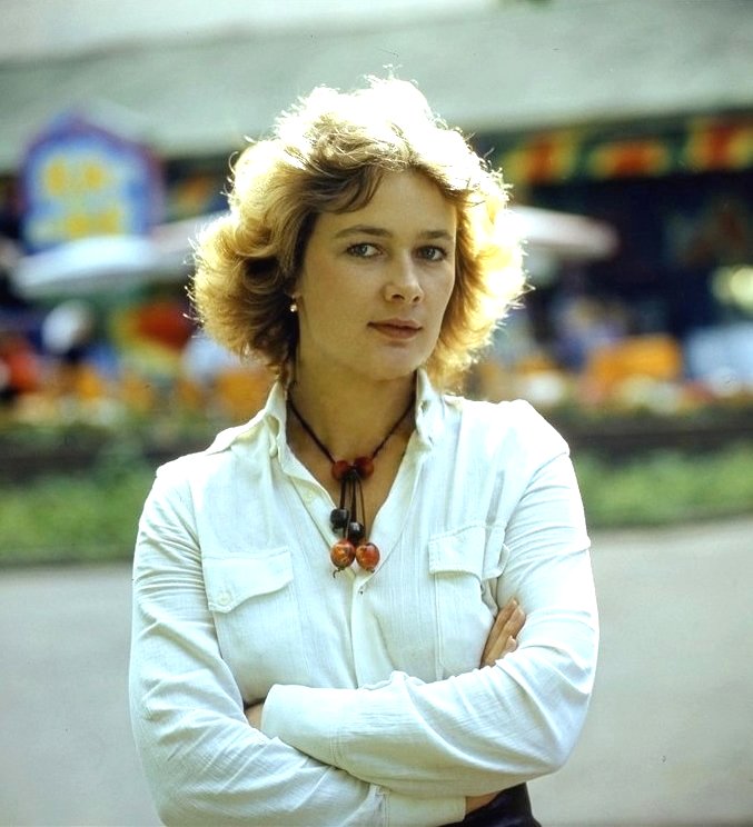 Марина Дюжева В Купальнике – Похищение Века (1981)
