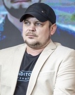 Денис Ефремов