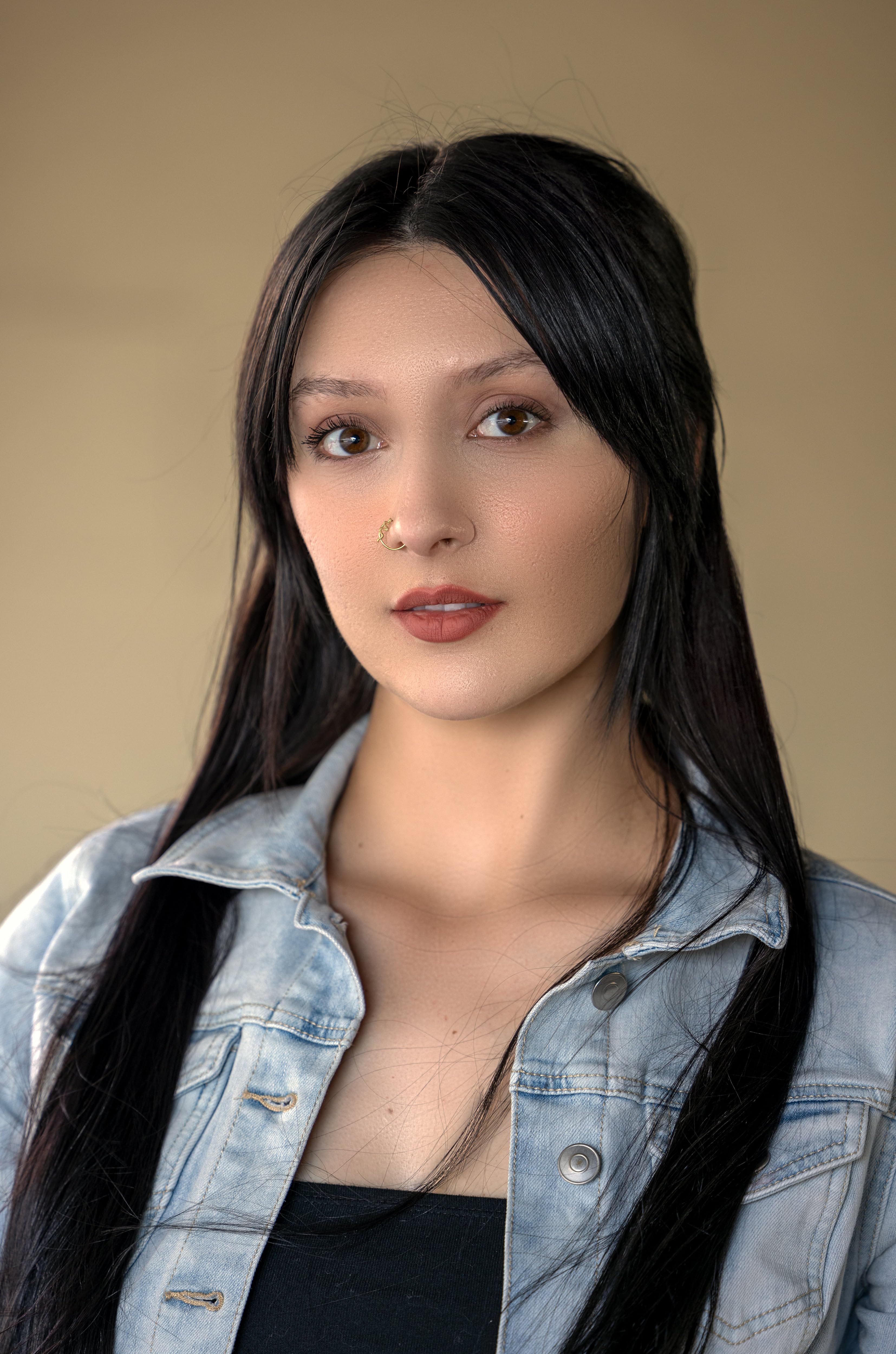 Микаела Симэнс
