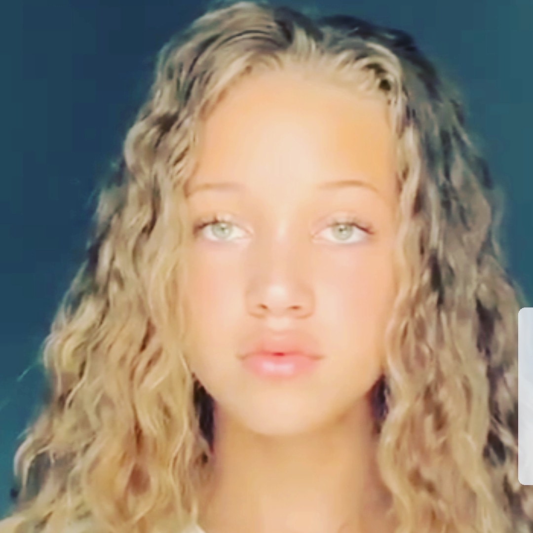 Кэйли Льюис