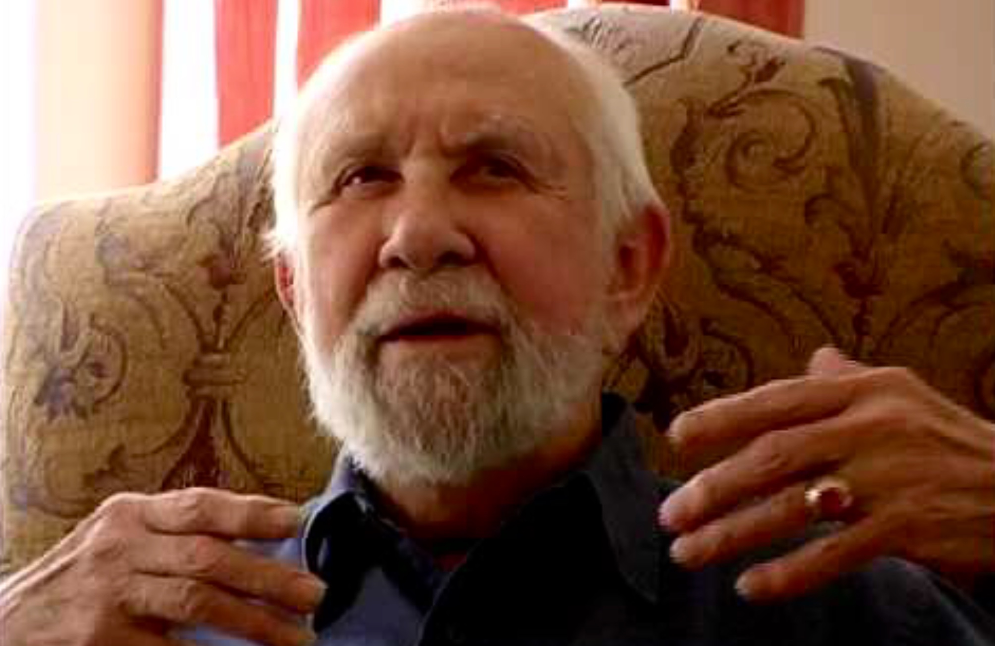 Уильям Э. Фрэйкер