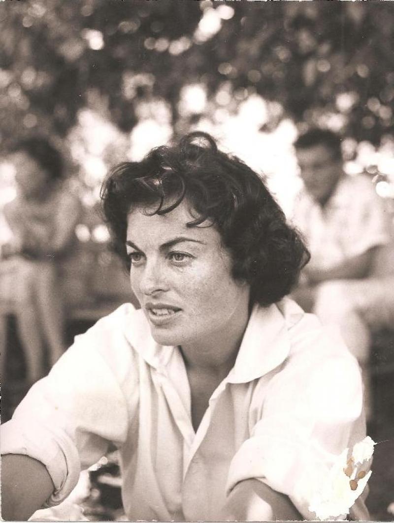 Анджела Аллен