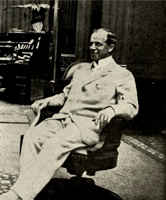 Дж. Стюарт  Блэктон