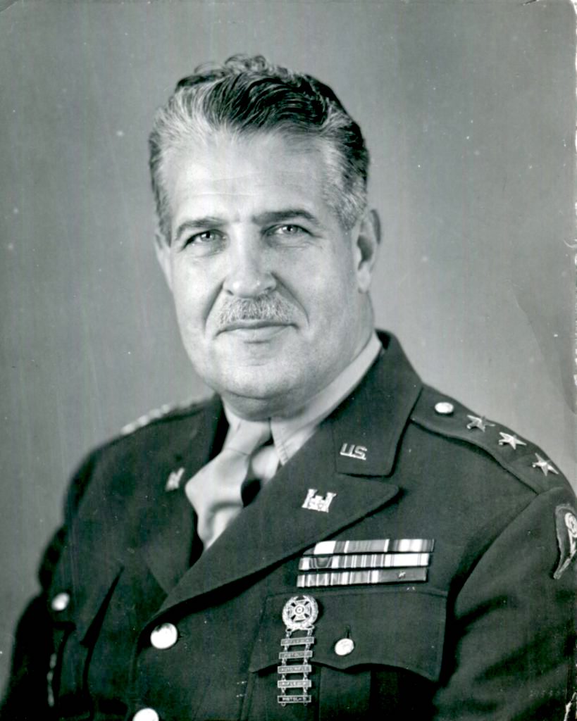 Лесли Гроувз