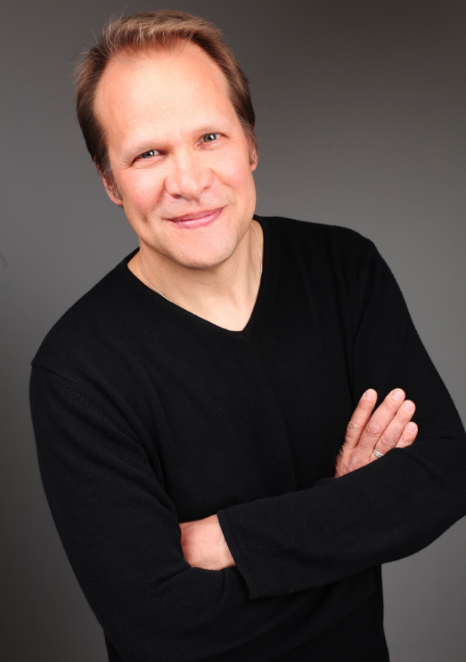 Кристофер Холл