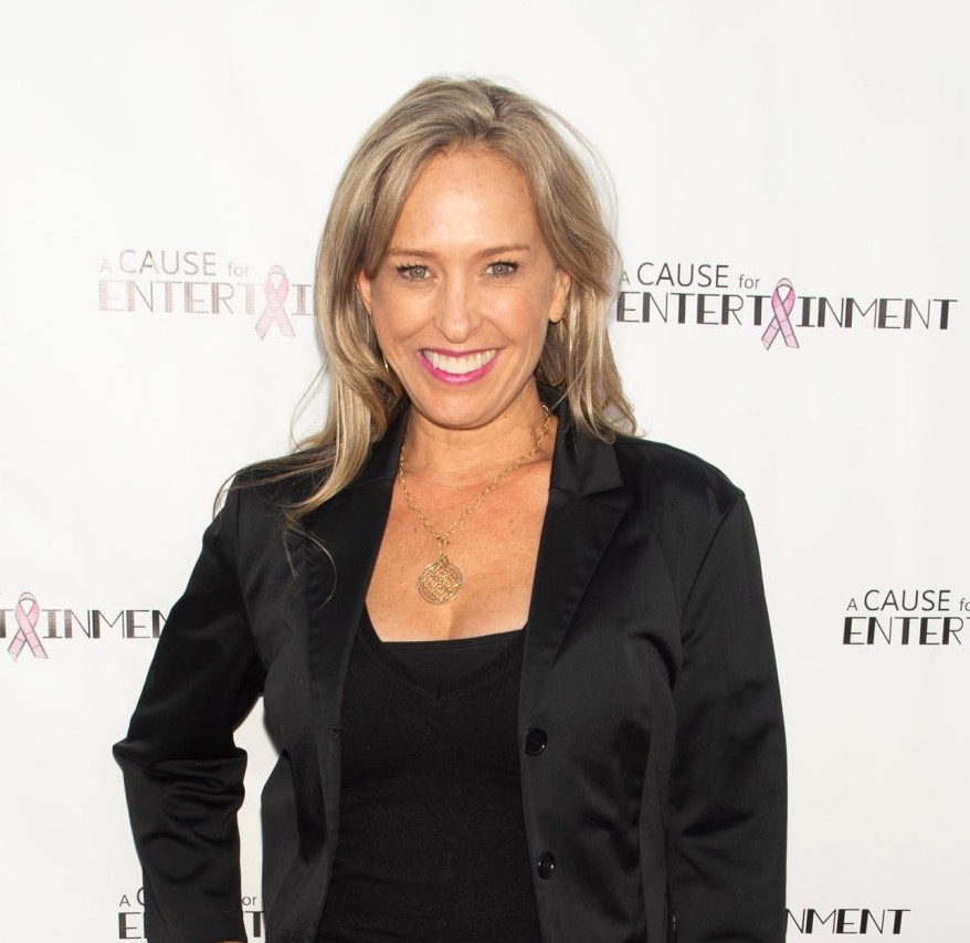 Памела Холт