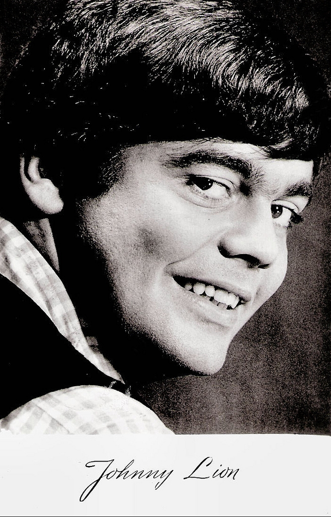 Джонни Лайон