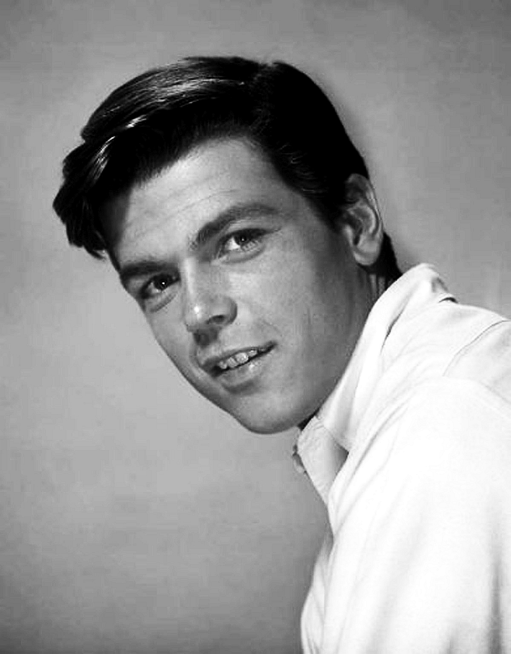 Роберт Логан